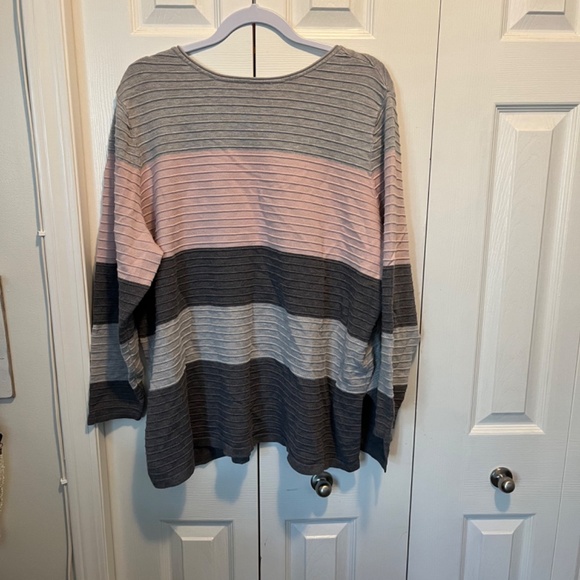 Laura size 3X pullover - Picture 8 of 11